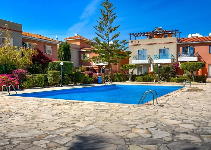 Antonia's Palace Rooftop Jacuzzi Stunning View * Paphos