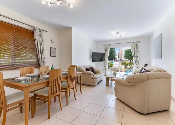 Antonia's Palace Rooftop Jacuzzi Stunning View * Paphos