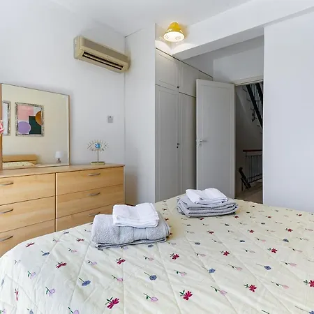 Antonia's Palace Rooftop Jacuzzi Stunning View * Paphos